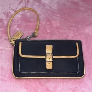 COACH Vintage Black and Tan Buckle Bleeker Flap Clutch Wristlet EUC